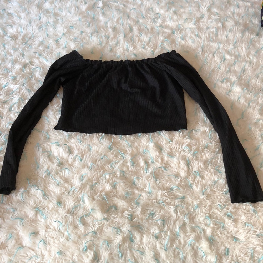 Off the shoulder long sleeve crop top